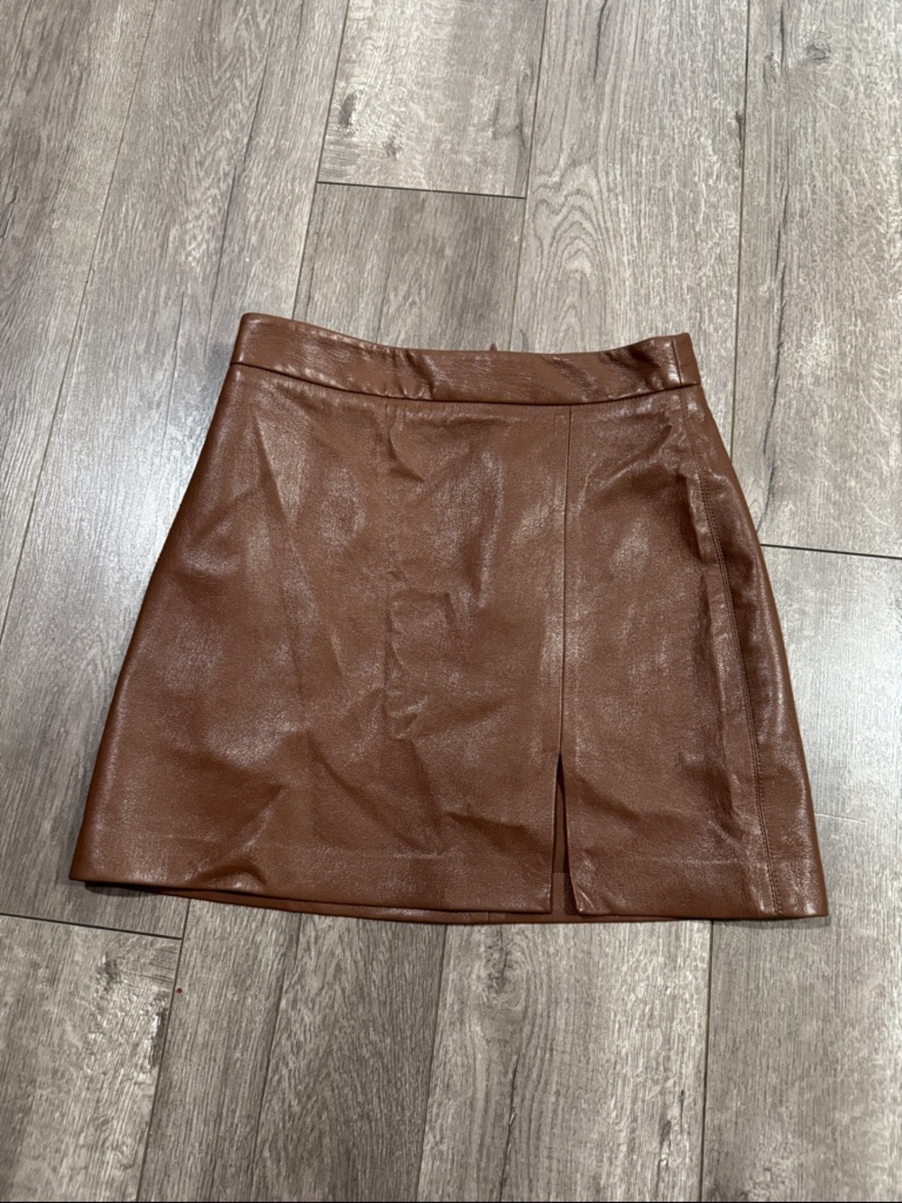 Aritzia Wilfred Faux Leather Vegan Brown Mini Skirt Size 4 - Picture 3 of 5